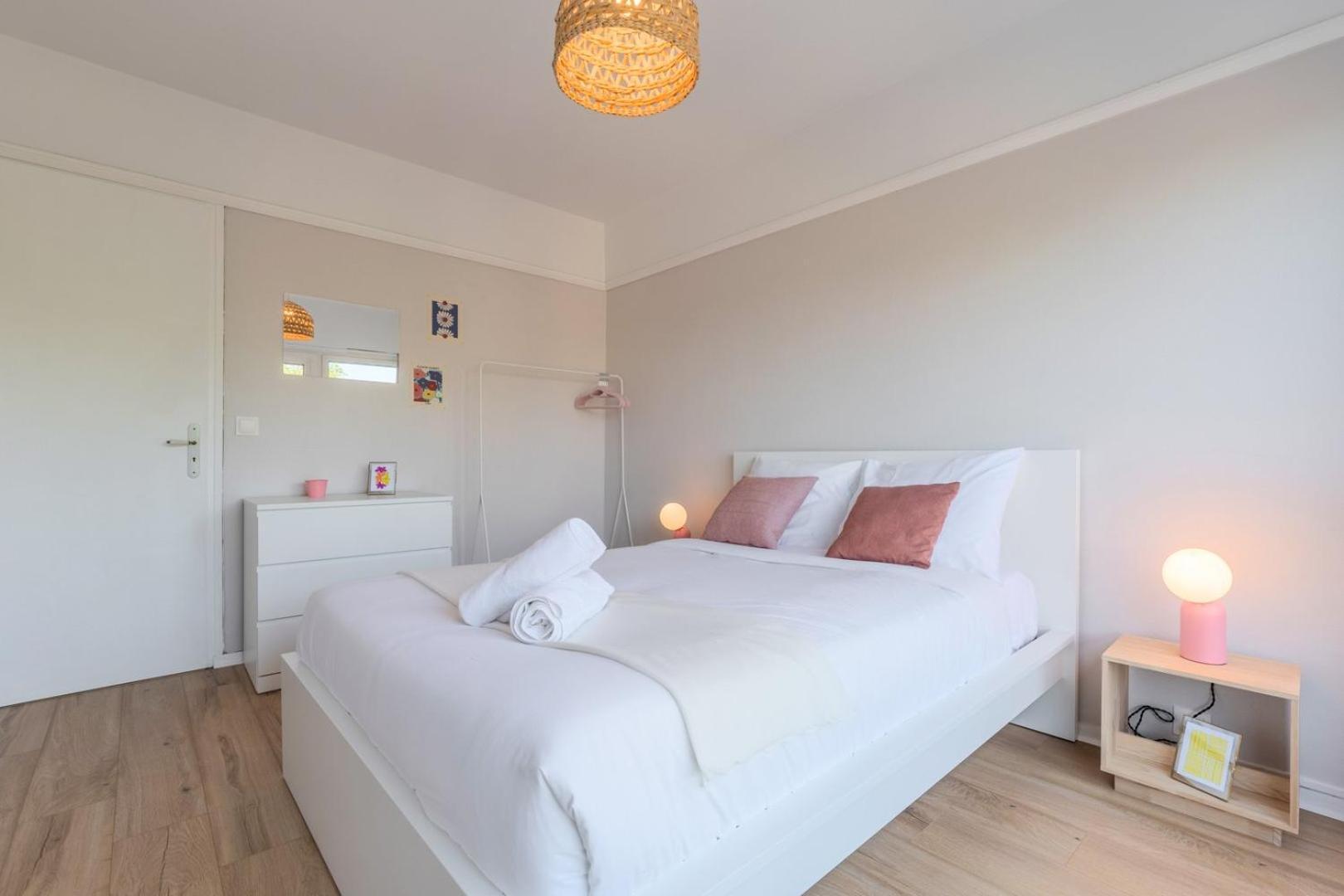 Spacious 3 Bedroom Apartment & Private Parking! Lambersart Dış mekan fotoğraf