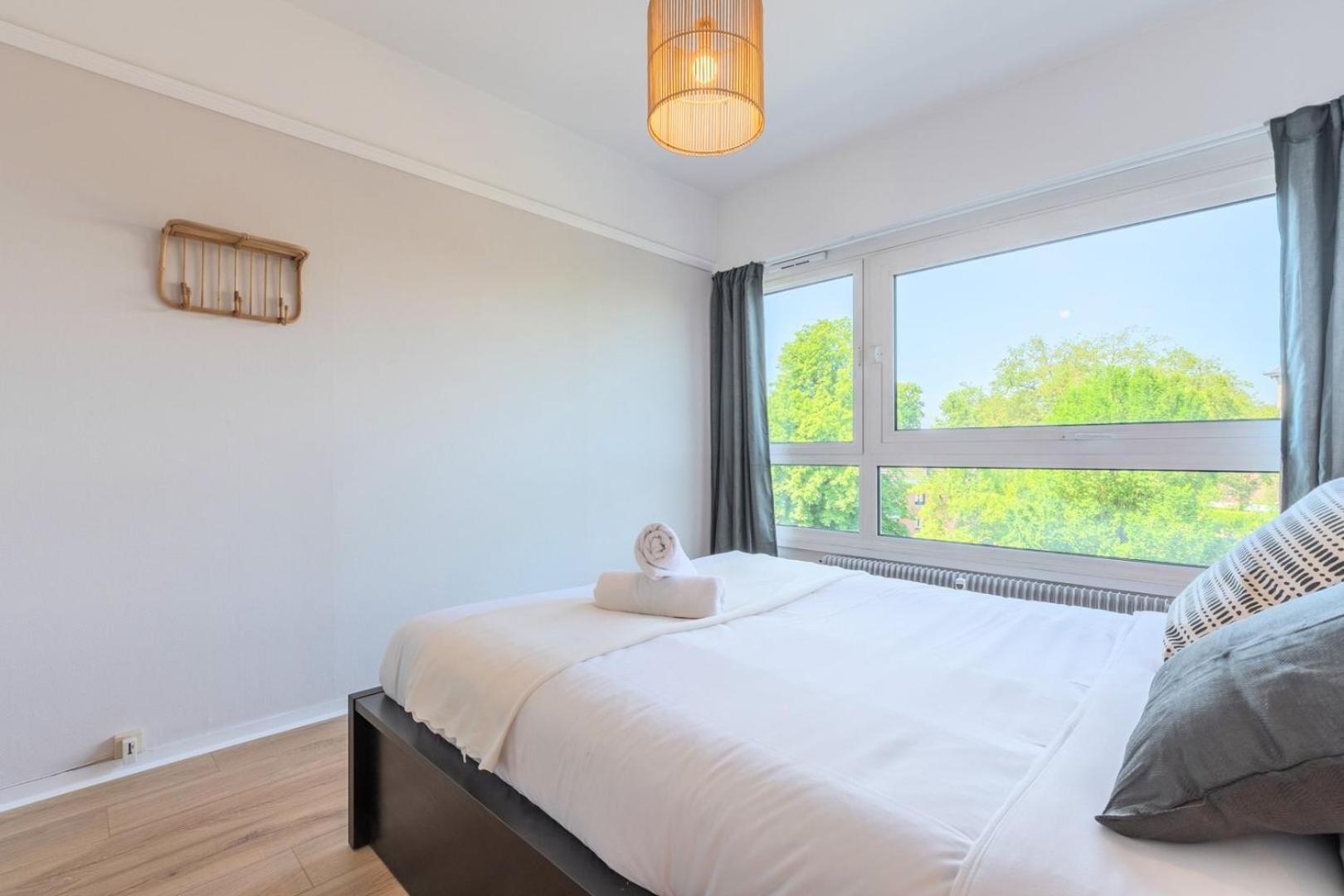 Spacious 3 Bedroom Apartment & Private Parking! Lambersart Dış mekan fotoğraf